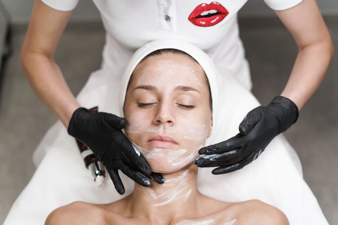 Limpeza facial profissional